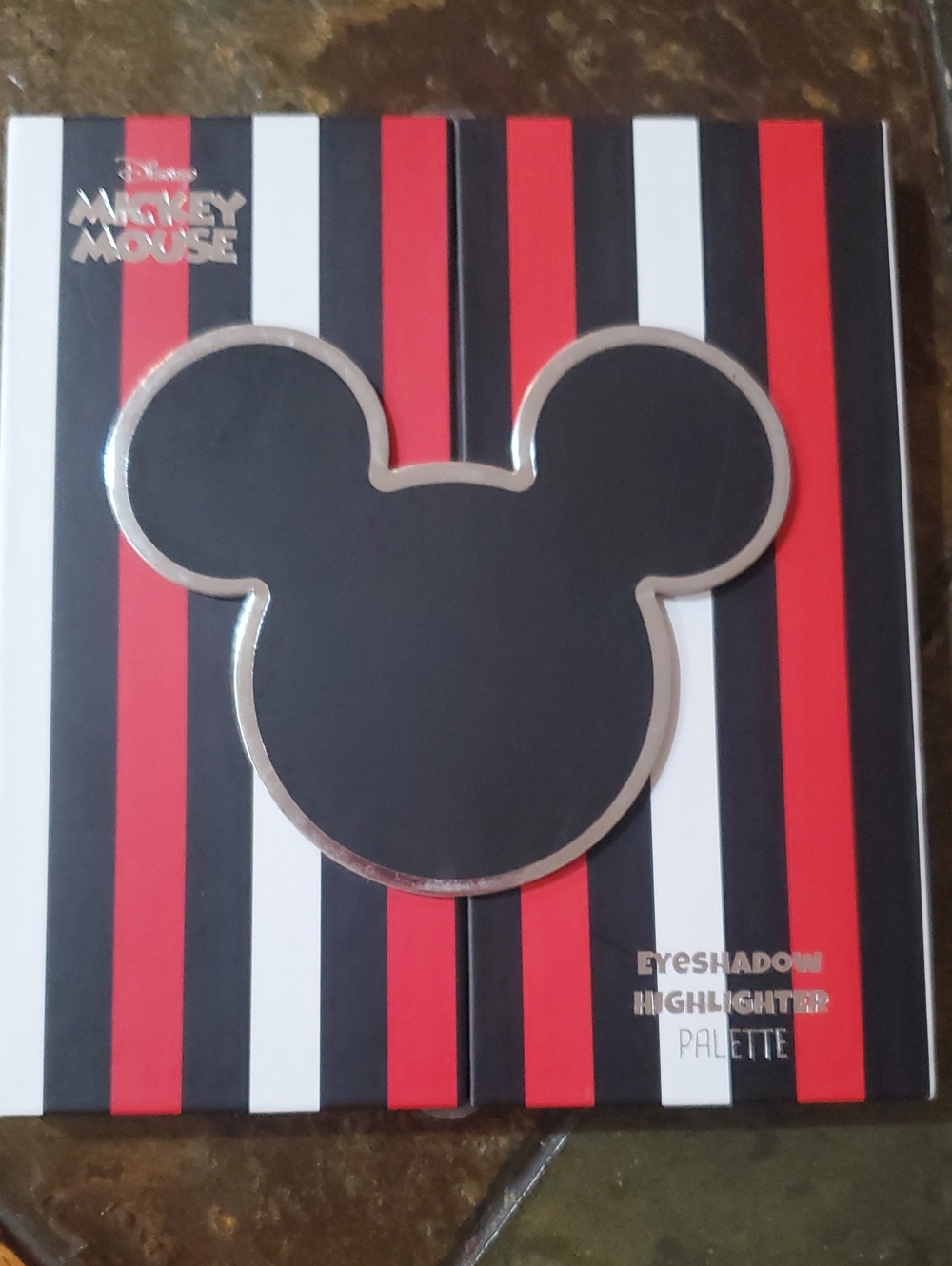 Disney Eyeshadow/ Highlighter Palette
